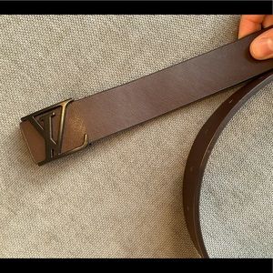 Louis Vuitton men’s belt